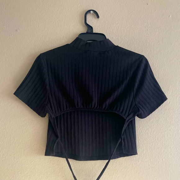 Size large black mock neck backless blouse - Picture 2 of 3